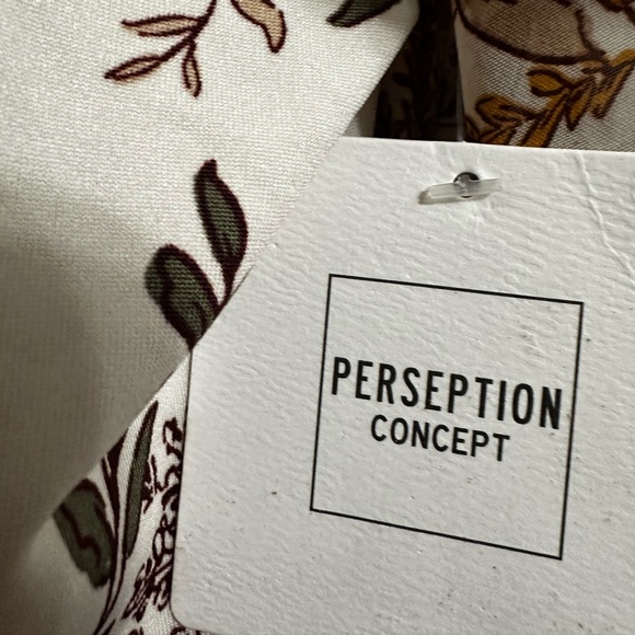 Floral Ruffle Sleeve Top - Red and White - Picture 3 of 8